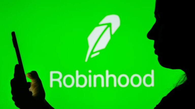 Robinhood Markets is launching commission-free stock trading in the United Kingdom, signaling the international debut of the company amid the ‘meme-stock’ frenzy fueled by the Covid pandemic