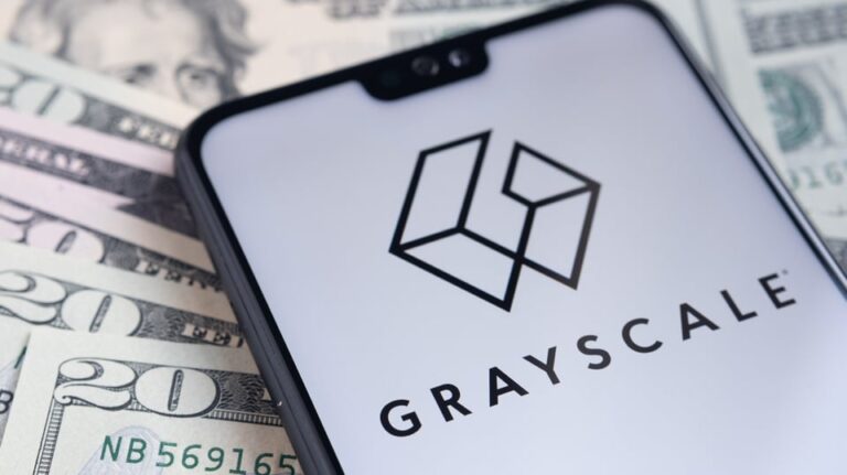 Grayscale transferred 8,664 units of Bitcoin to the Coinbase exchange.